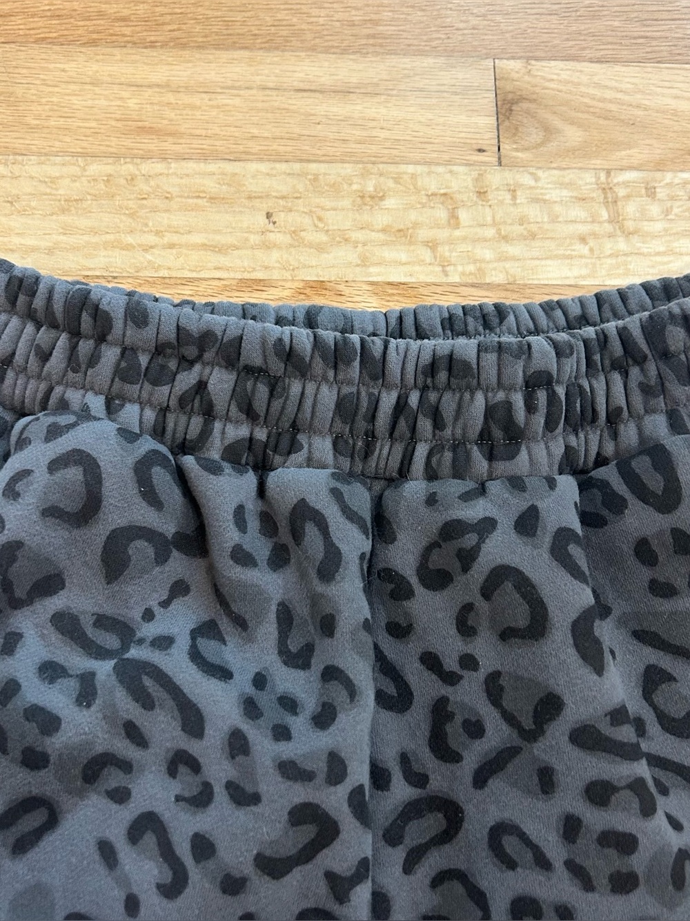 Cmfrt Airplane Mode Charcoal Gray Cheetah Print Super Soft Jogger Sweatpants L - Picture 5 of 11